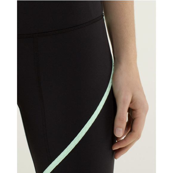 Lululemon Tight Fit Crop 6 Black Mint NWOT - Picture 7 of 13